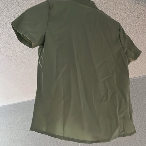 BOYS BUTTON DOWN SHIRT - Picture 2 of 4